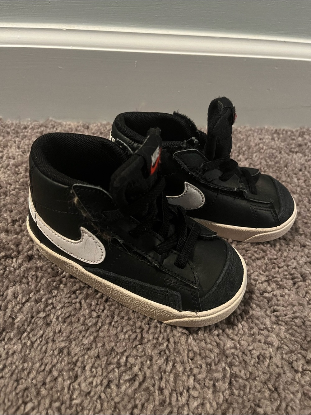 Toddler Nike Blazer Mid - Size 7
Black